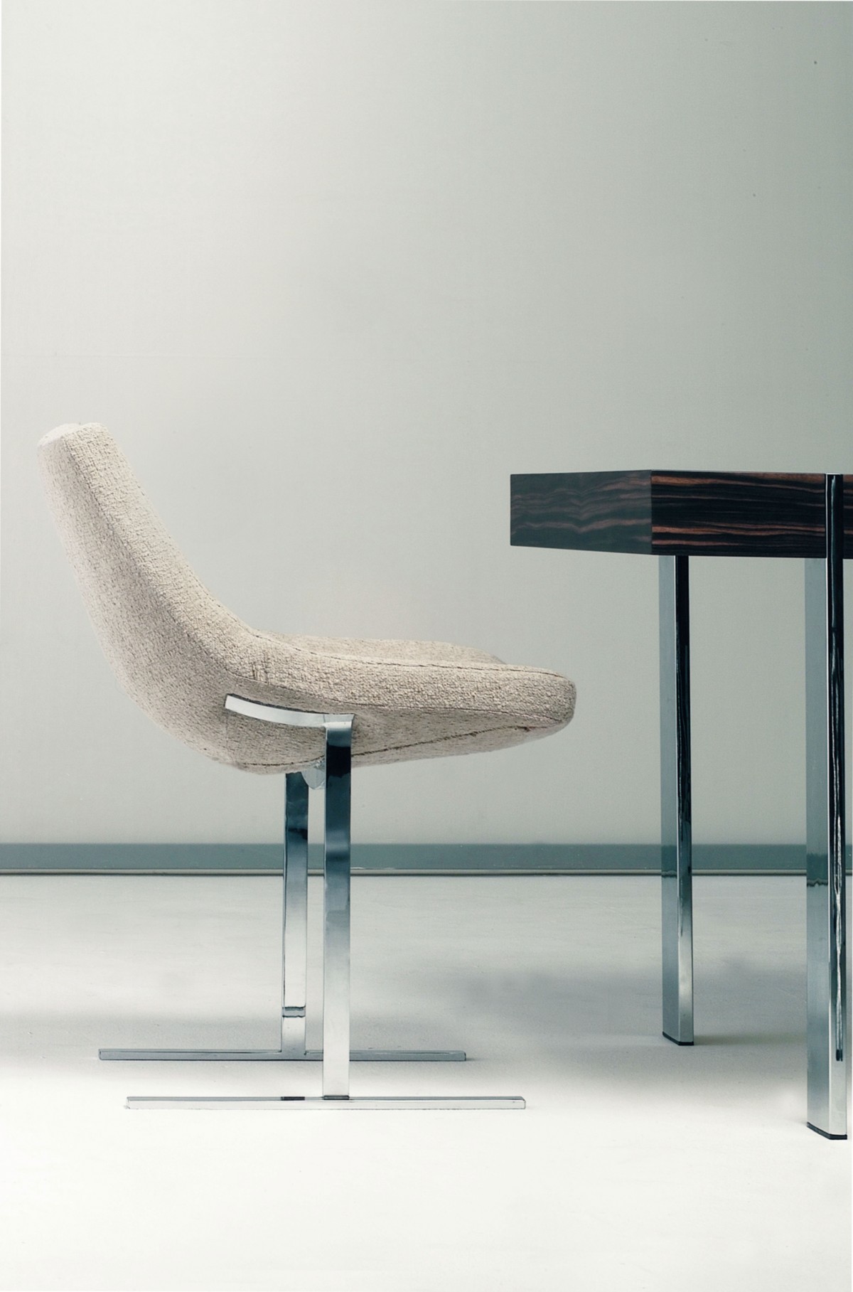 saporiti-italia_avedon-table_03-Avedon-Table-3-1200x1817