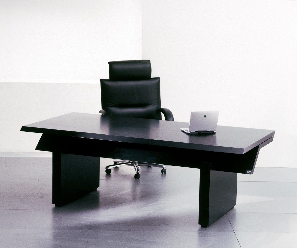 saporiti-italia_diagonal-desk_02-Diagonal-Desk-3-1200x1000