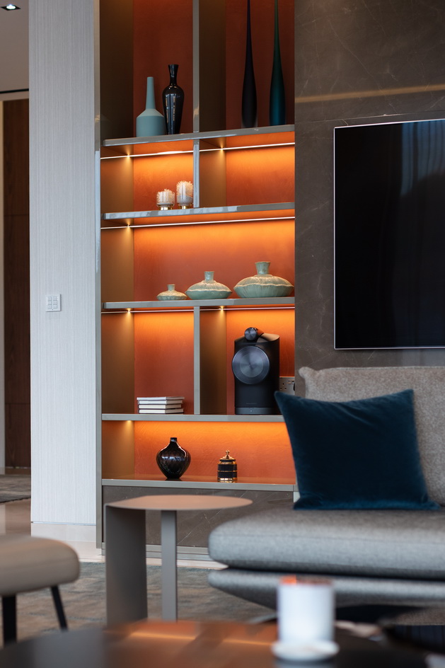 saporiti-italia_queen-astrid-gardens-villa_12QAG-03-LivDin-11